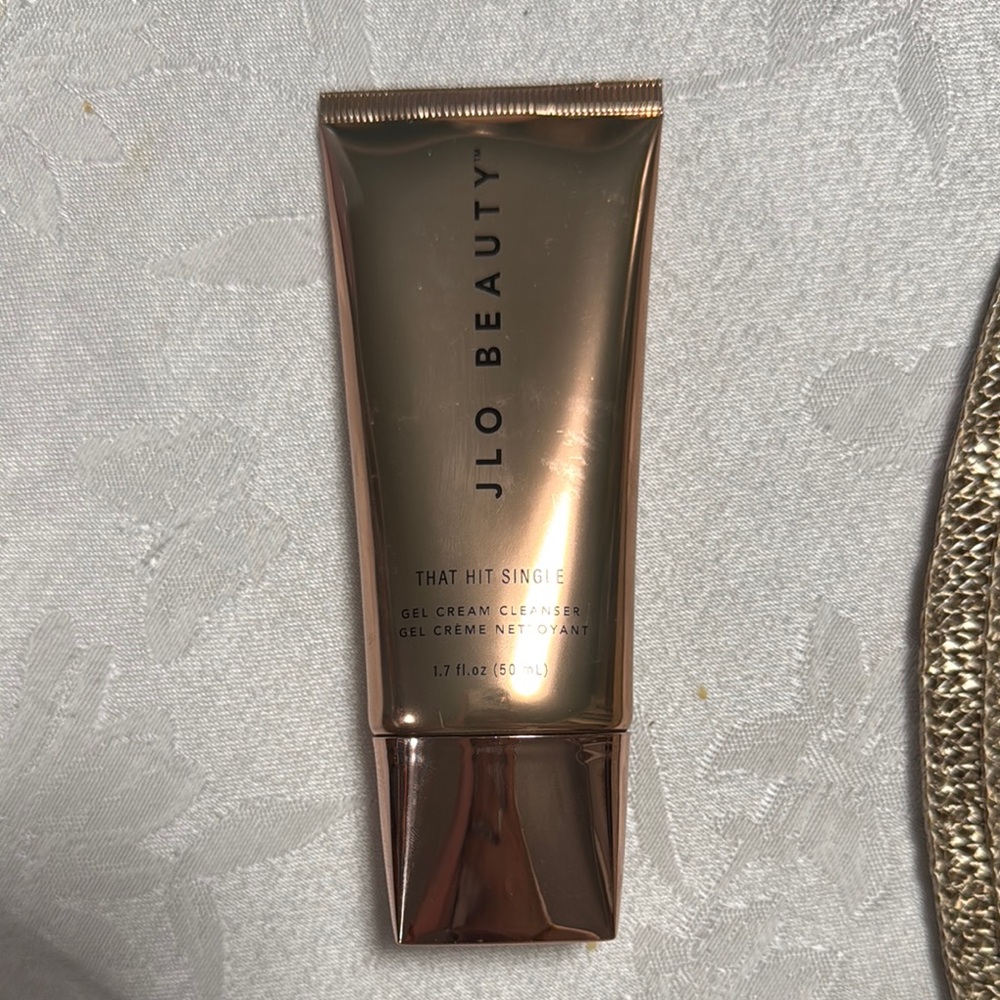 Jennifer Lopez JLO Beauty Gel Cream Cleanser - Gold
